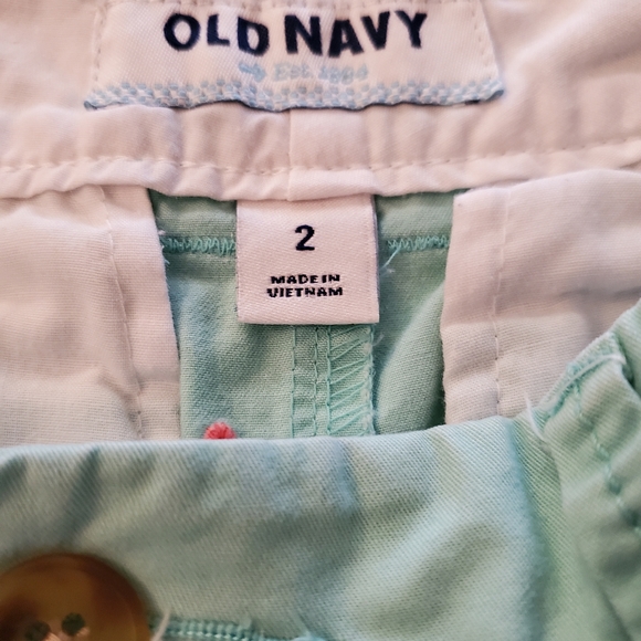 Old Navy Flamingo Shorts - Picture 3 of 3